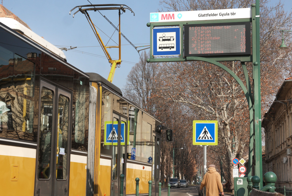 8 év után meghibásodott az SZKT menetrend jelző rendszere